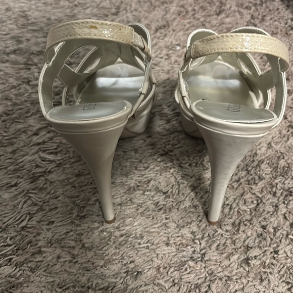 GUESS Women's Cream Peep-Toe Heels - Picture 3 of 6